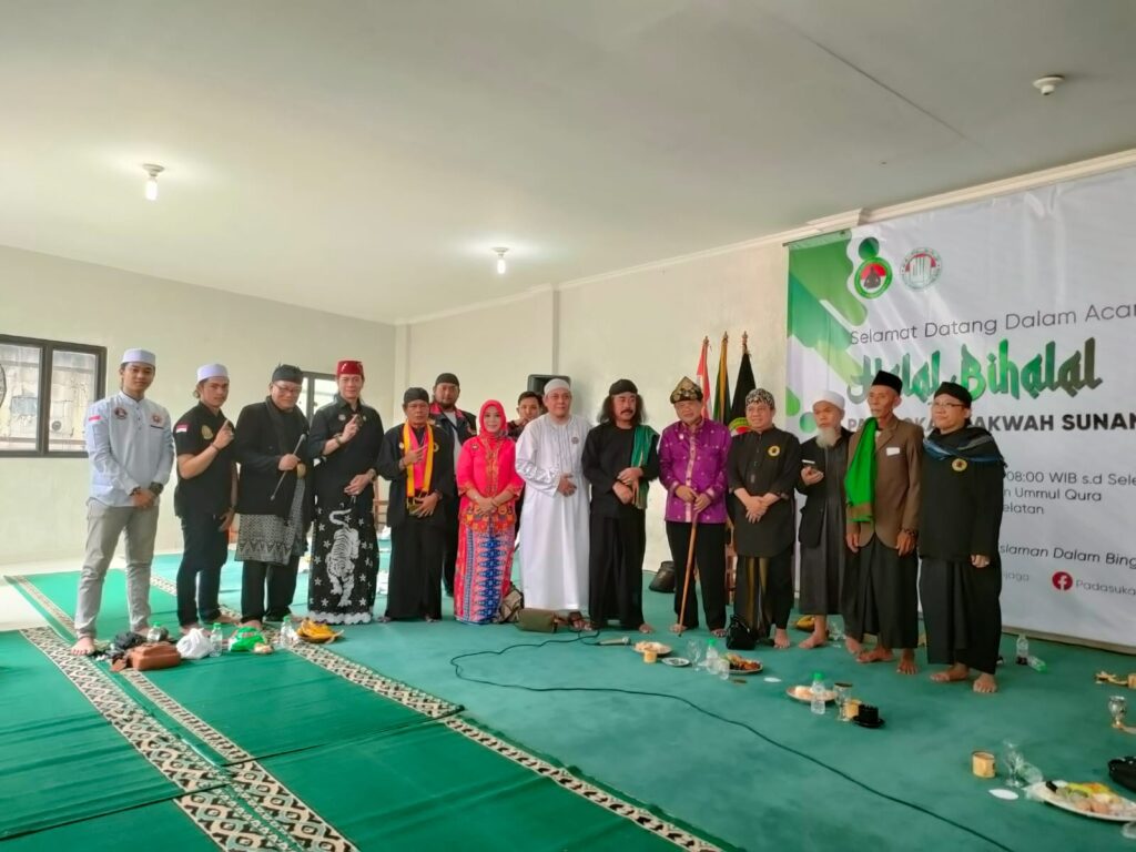 Foto bersama usai acara Halal Bihalal PADASUKA 2022